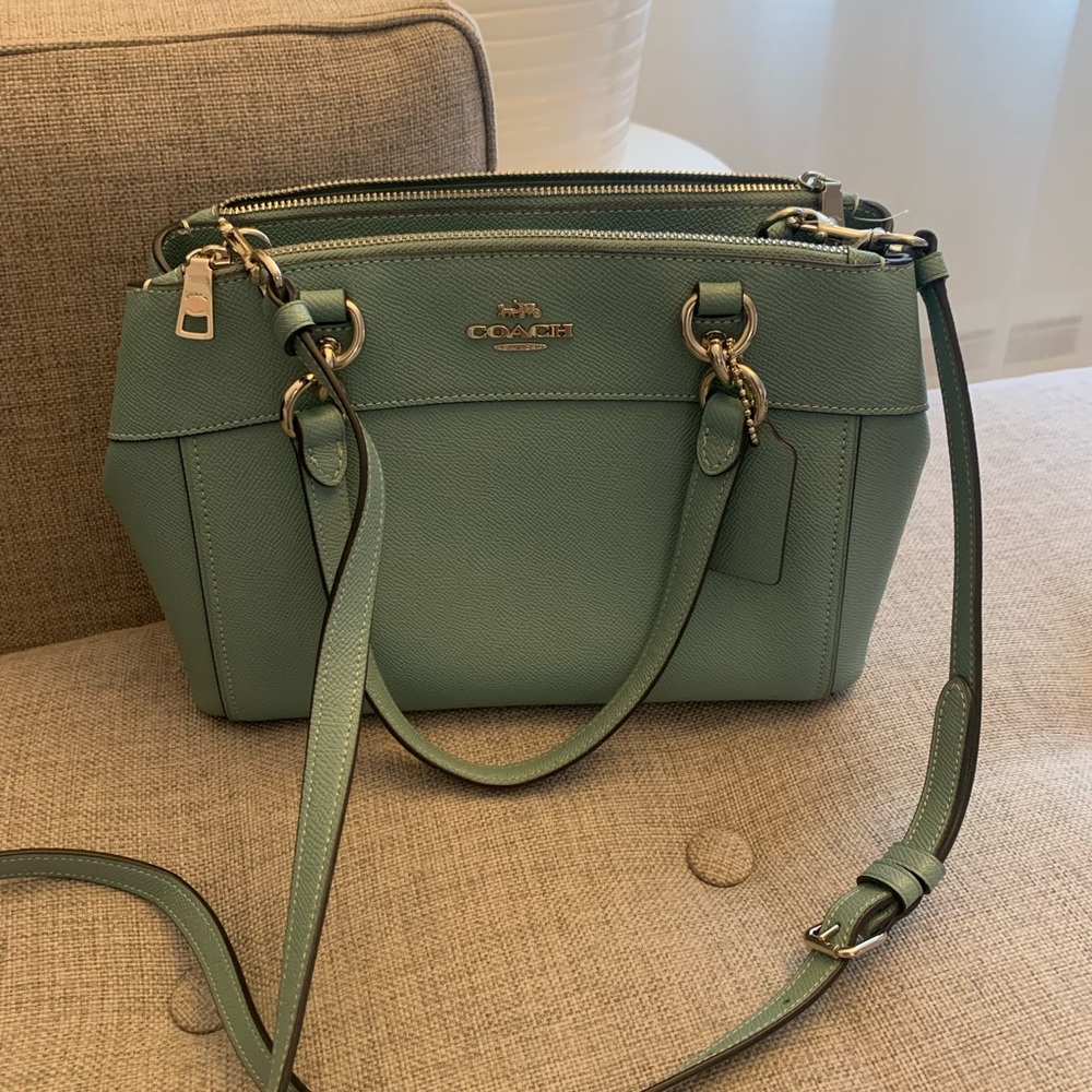 Excellent condition Coach purse only used 1x